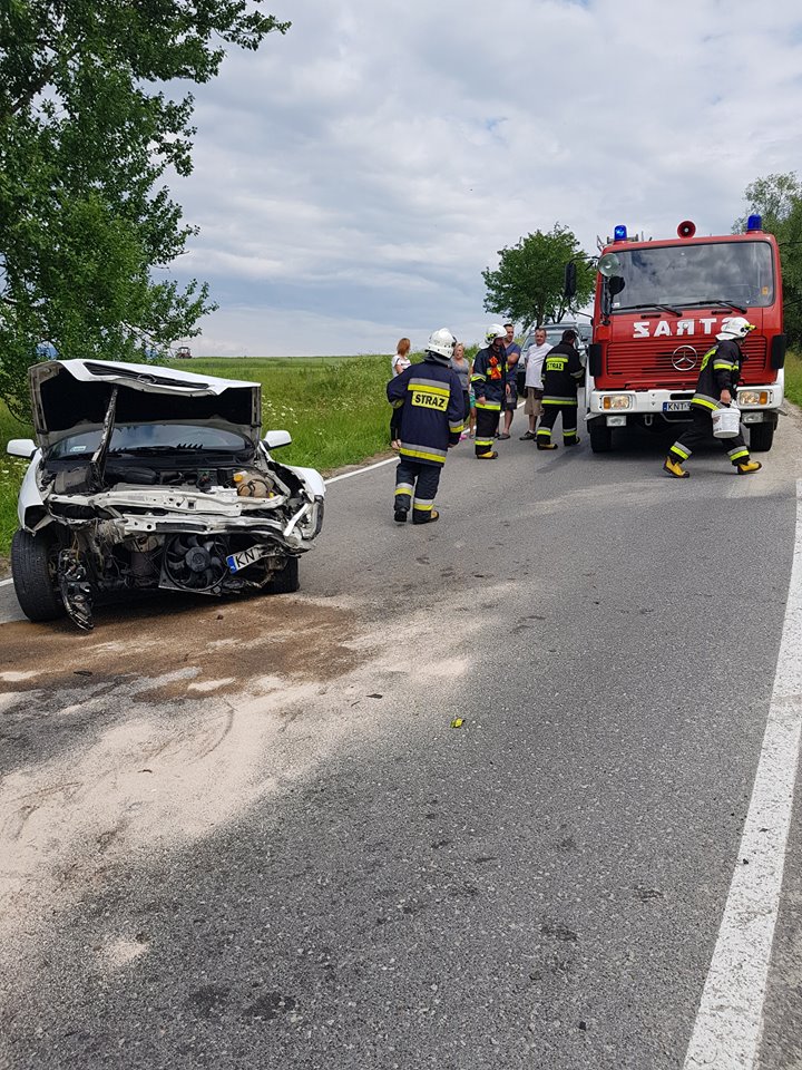 Groźny wypadek na drodze pomiędzy Krempachami a Dursztynem